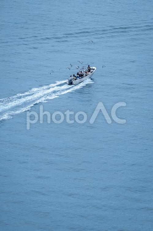 ［街角スナップ］北の海｜ボートとかもめ 小樽,オタル,北海道の写真素材
