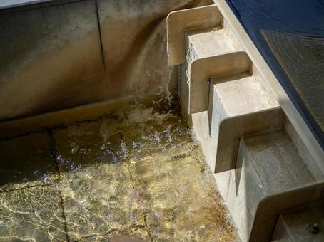 温泉の注ぎ口 温泉,注ぎ口,温かいの写真素材