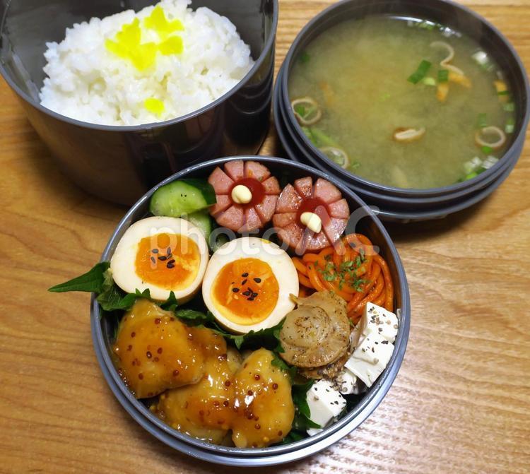 手作り弁当　ハニーマスタードチキン 手作り,弁当,ランチの写真素材