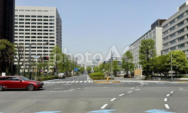 日比谷公園前の道路 歩道,車道,地下鉄の写真素材