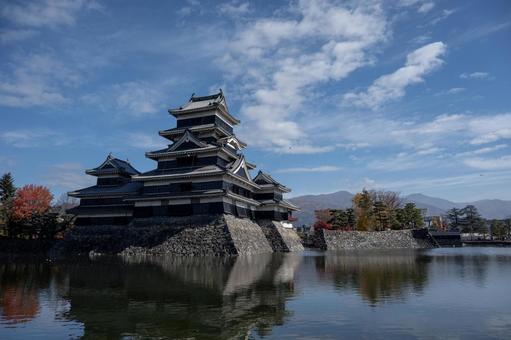 松本城と美ヶ原の山々 松本城,城,天守閣の写真素材