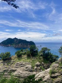 三四郎島 縦 三四郎島 縦 三四郎島,堂ヶ島,島の写真素材