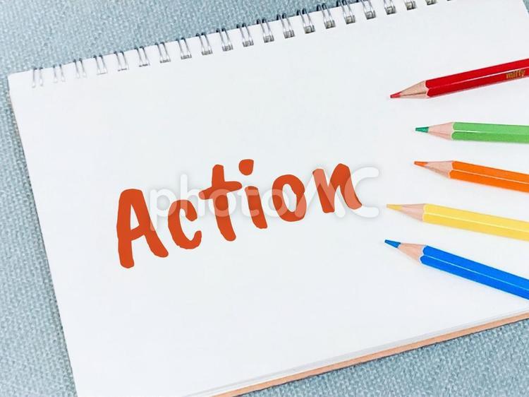 Actionと書かれたノートと色鉛筆 アクション,行動,行動力の写真素材