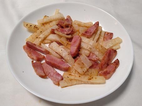 大根とベーコンの塩コショウ炒め 炒め物,簡単レシピ,大根の写真素材