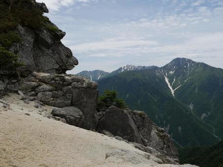 鳳凰三山から望む白根三山 鳳凰三山から望む白根三山 白根三山,白峰三山,鳳凰三山の写真素材