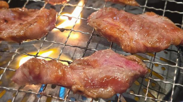 焼肉、炎のハーモニー 焼肉,肉,和牛の写真素材