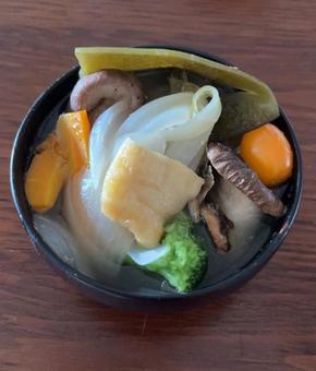Photo, a lot of miso soup, ingredients for miso soup, onion, 