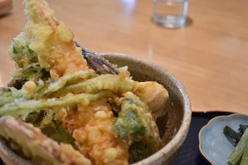 天丼 天ぷら ランチ 日本食 天丼 天ぷら ランチ 日本食の写真