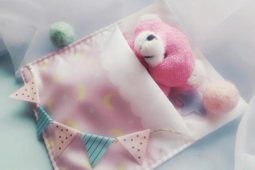 ぬいぐるみと布団 ぬいぐるみと布団の写真