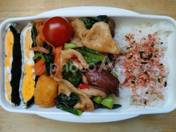 豚肉小松菜オイ豆板醤炒め弁当！ お弁当,お昼ご飯,お昼の写真素材