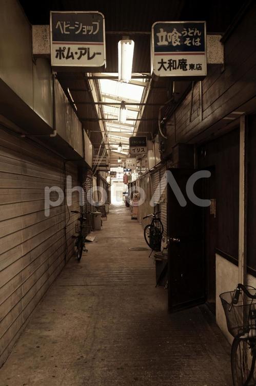 昭和レトロな商店街イメージ素材 商店街,ノスタルジー,レトロの写真素材