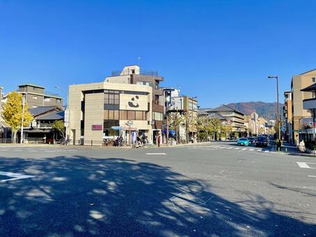 京都市川端丸太町交差点 川端丸太町,丸太町通,川端通の写真素材