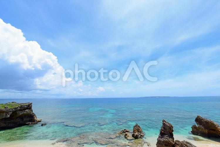 沖縄の美しい海と空 沖縄,海,ビーチの写真素材