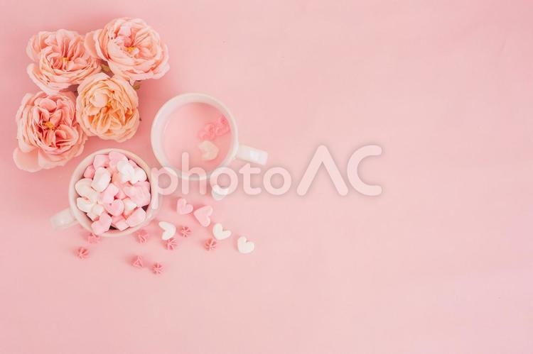 ハートのマシュマロとバラの花ピンクの飲物 ピンク,愛,ハートの写真素材