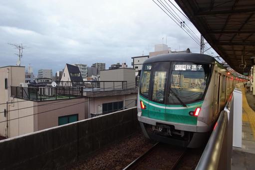 電車 電車 駅,ホーム,電車の写真素材