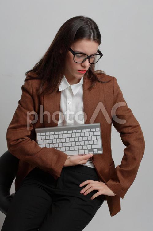 キーボードを持つ外国人ビジネスウーマン20 外国人,女性,ビジネスの写真素材