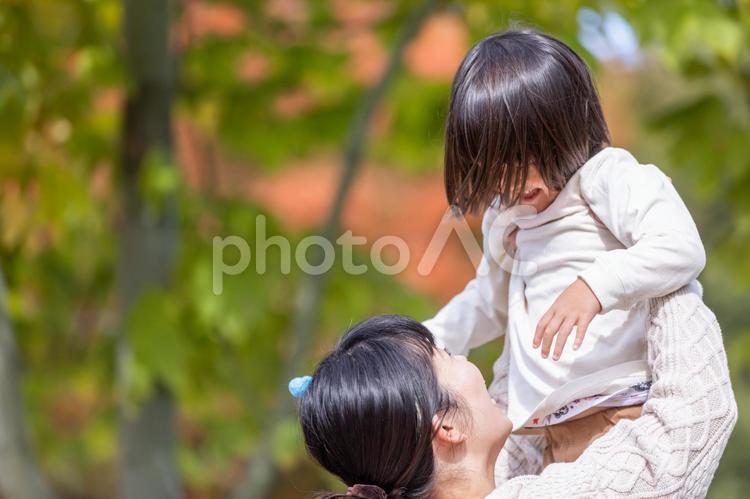 公園で遊ぶママと子供 子供,ママ,親子の写真素材