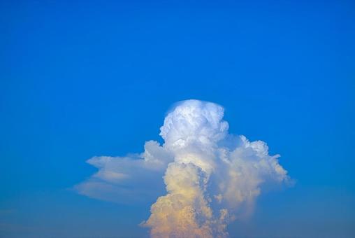 真夏の入道雲 真夏の入道雲 積乱雲,入道雲,夏の空の写真素材