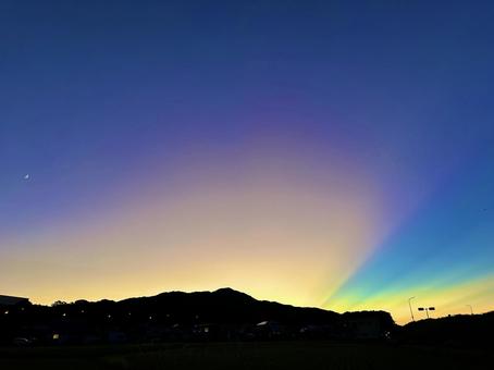 虹色の空2 空,風景,マジックアワーの写真素材