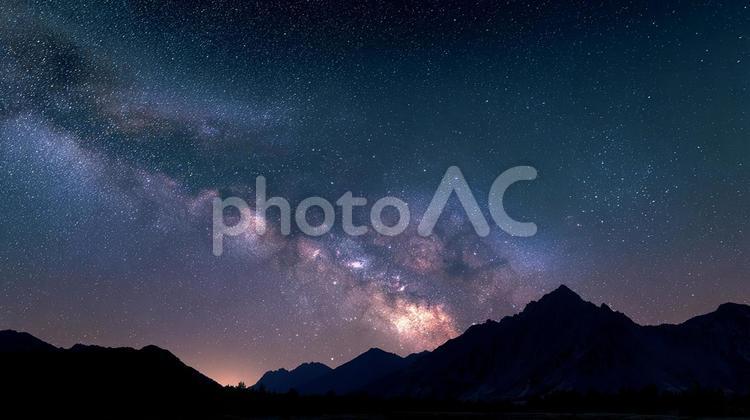 壮大な星空の風景 天の川,星空,夜景の写真素材