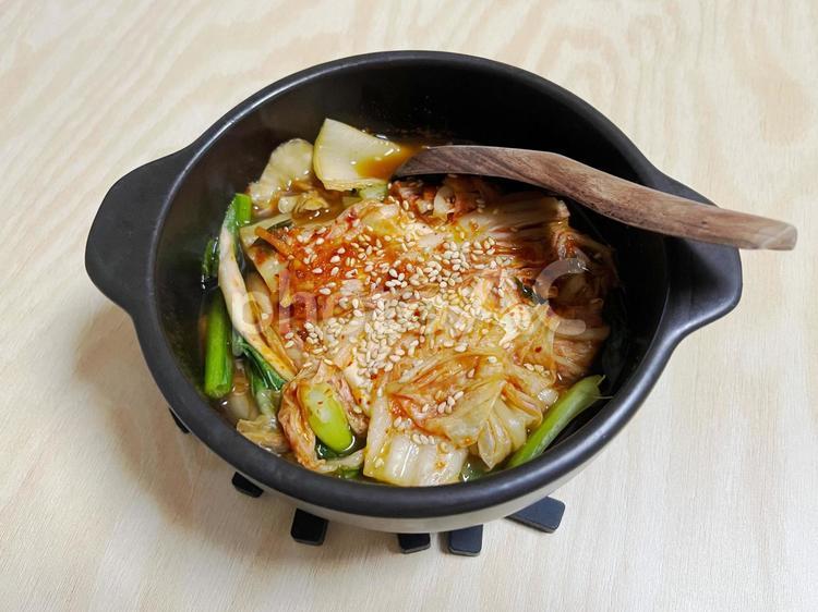 一人用キムチ鍋 一人用キムチ鍋 キムチ,鍋,煮込みの写真素材