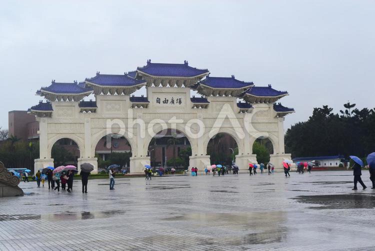【台湾・台北】中正紀念堂 中正紀念堂,台湾,門の写真素材