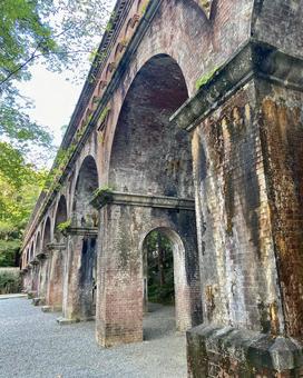 南禅寺の水路閣とレンガ造りのアーチ 京都,南禅寺,水路閣の写真素材