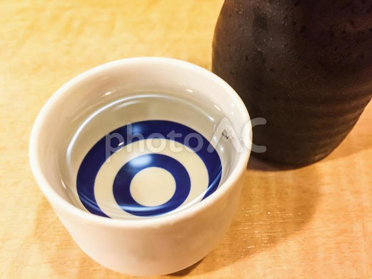 日本酒のイメージ 酒,日本酒,おちょこの写真素材