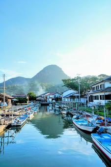 隠岐の島の都万港 隠岐の島の都万港の写真