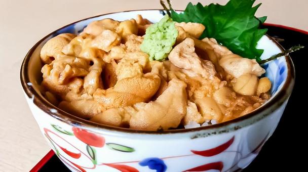 北海道の贅沢な生うに丼ぶり 北海道の贅沢な生うに丼ぶりの写真