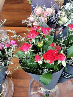 バラとカスミソウ ミニブーケ,ブーケ,花束の写真素材