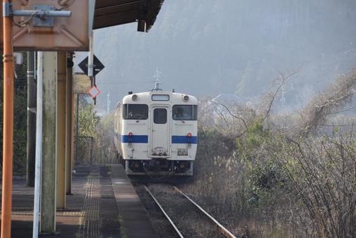 ローカル線の駅 ローカル線の駅の写真