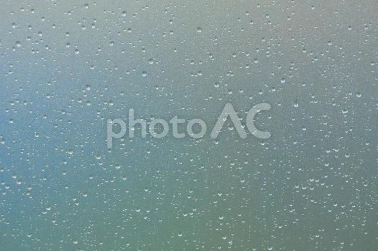窓ガラスの雨粒（すりガラス／パネル） 雨,雨粒,水玉の写真素材