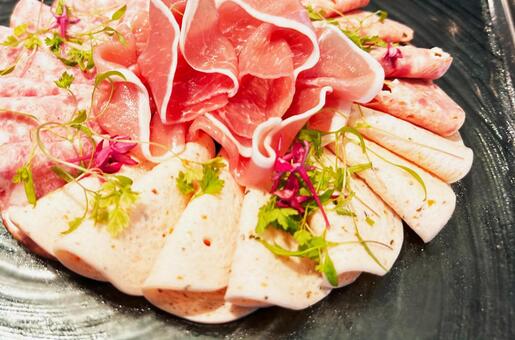 おいしい生ハムとベーコンのサラダ 料理,食べ物,ご飯の写真素材