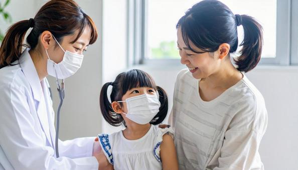 医療 診察を受ける小学生の日本人女の子 医療 診察を受ける小学生の日本人女の子の写真
