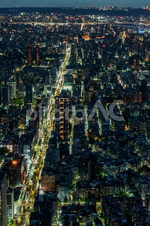 台湾・台北101から市内（西側）の夜景 台湾,台北,台北101の写真素材