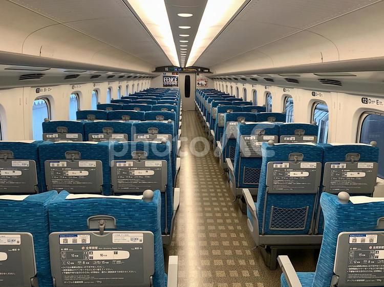 東海道新幹線N700系の車内 新幹線,東海道新幹線,山陽新幹線の写真素材