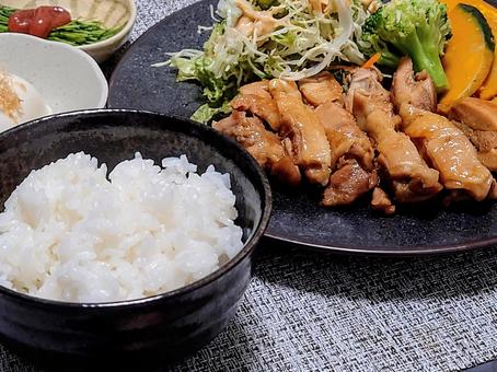 ご飯と鶏の照り焼き ご飯と鶏の照り焼き ごはん,鶏の照り焼き,鶏肉の写真素材