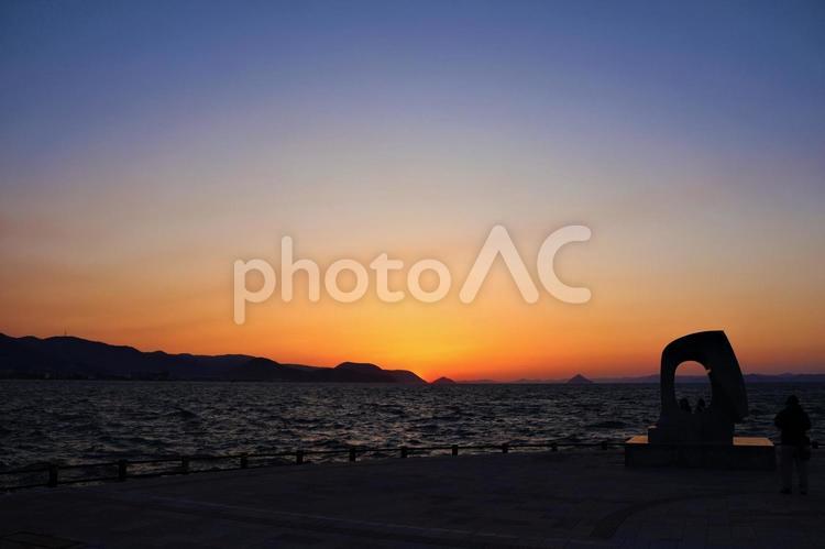 ５月上旬のサンポート高松からの夕焼け 背景,夕焼け,日の入りの写真素材