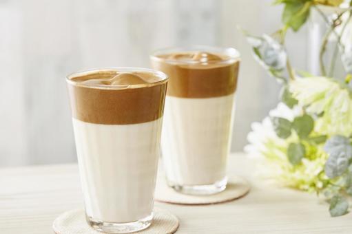 ダルゴナコーヒー ダルゴナコーヒーの写真