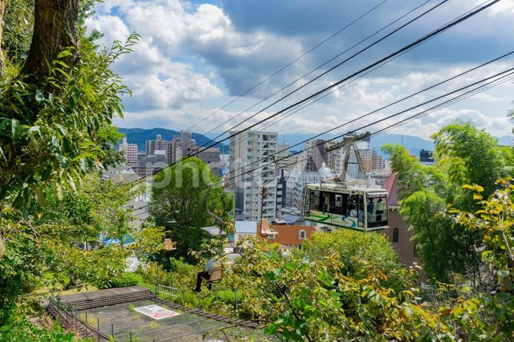 松山城ロープウェイの風景 松山城ロープウェイ,松山城,東雲口登城道の写真素材