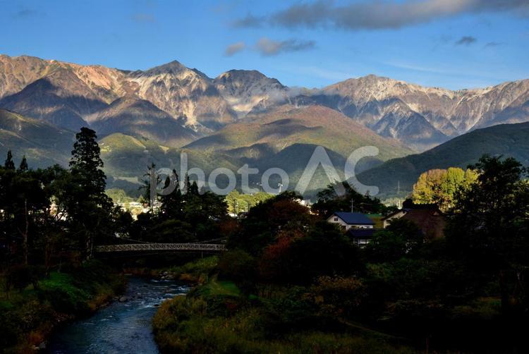 大出公園から見上げる早朝の白馬三山 影,山,絶景の写真素材