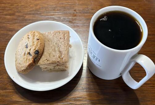 ドリップ珈琲、バウンドケーキとクッキー コーヒータイム,コーヒーブレイク,コーヒーの写真素材