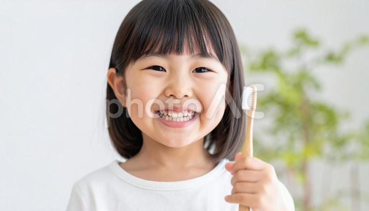 歯磨きする女の子 歯ブラシ,女の子,虫歯予防の写真素材