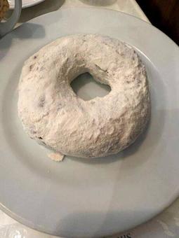 白いクリームドーナツ ドーナツ,スウィーツ,クリームの写真素材