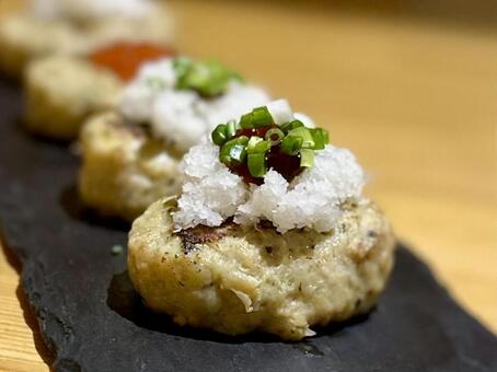 つくね つくね,おろしポン酢,トマトサルサの写真素材