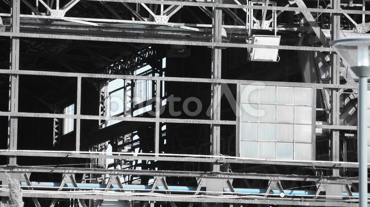 昭和レトロ、近所で見つけた巨大廃工場 廃工場,廃墟,廃屋の写真素材