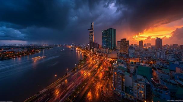 雷鳴轟く大都市の夜景:ドラマチックな光景 雷鳴轟く大都市の夜景:ドラマチックな光景の写真