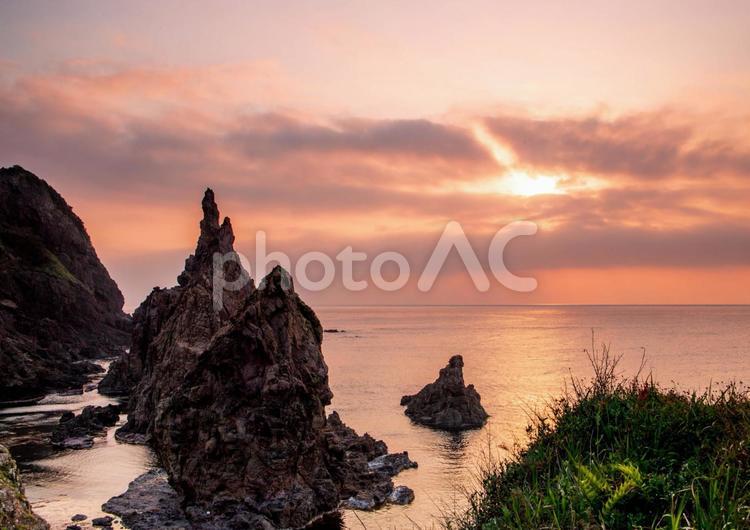 国賀海岸の夕焼け 夕焼け,国賀海岸,隠岐の島の写真素材