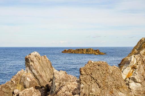 荒々しい岩の並ぶ海岸 海,自然,風景の写真素材